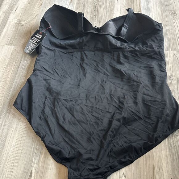 NWT Swimsuits For All Black One Piece Bathing Suit With Rouched Sides Size 24 - Picture 7 of 9